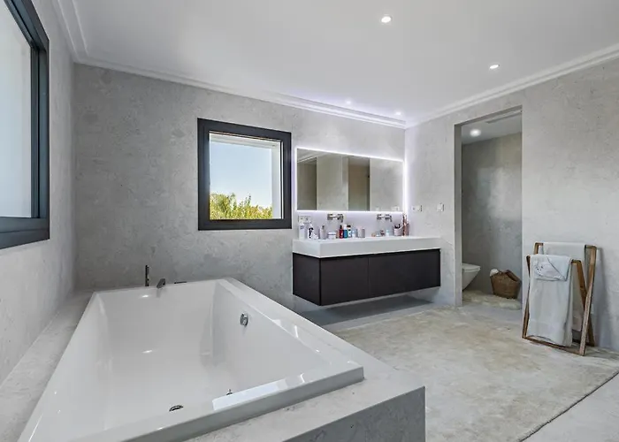 Flores Вилла Эстепона