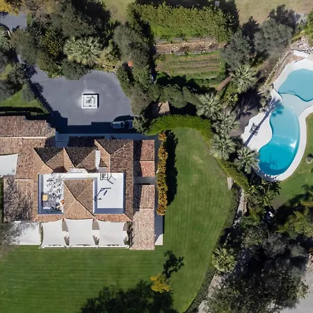 Flores Villa